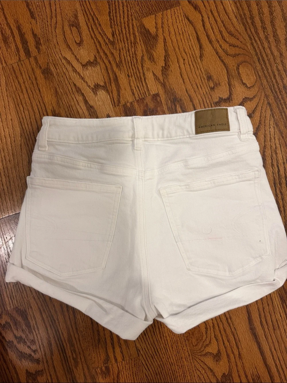 Size 2 Women’s American Eagle Outfitters White High-Rise Cuffed Denim Shorts
